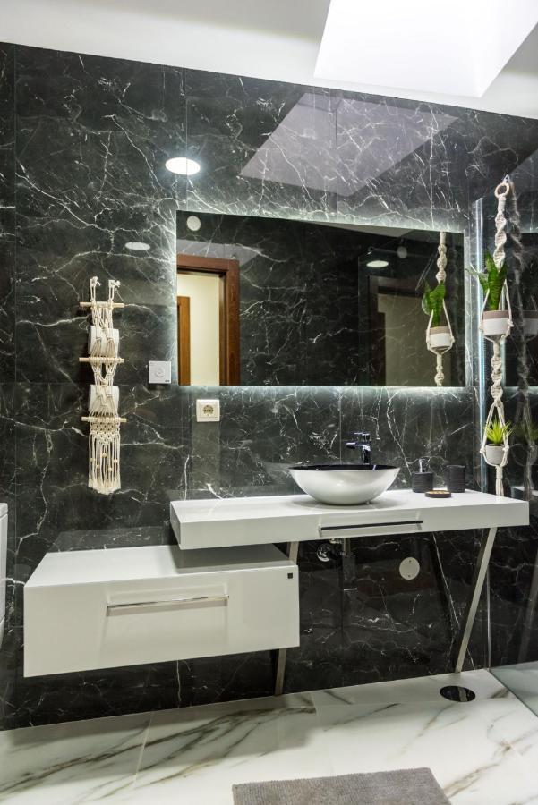 Michel'S House Villa Еспосенде Екстериор снимка